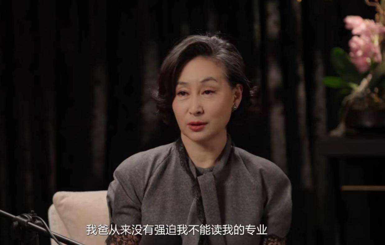 何超琼为父亲澄清:我爸从来没有强迫我不能读我的专业封面图