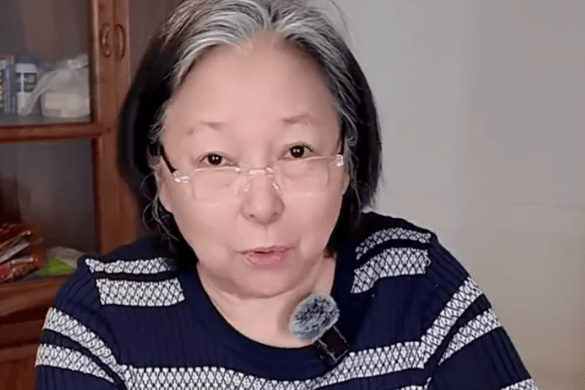 72岁方芳回应网友建议她上脱口秀:我也愿意,但没有综艺节目找我封面图