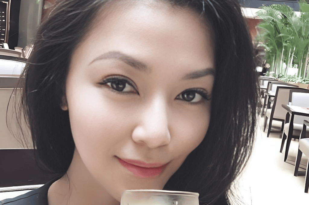 57岁向语洁近况曝光！嫁给林超骅生下一女一子，如今婚姻生活很幸福封面图