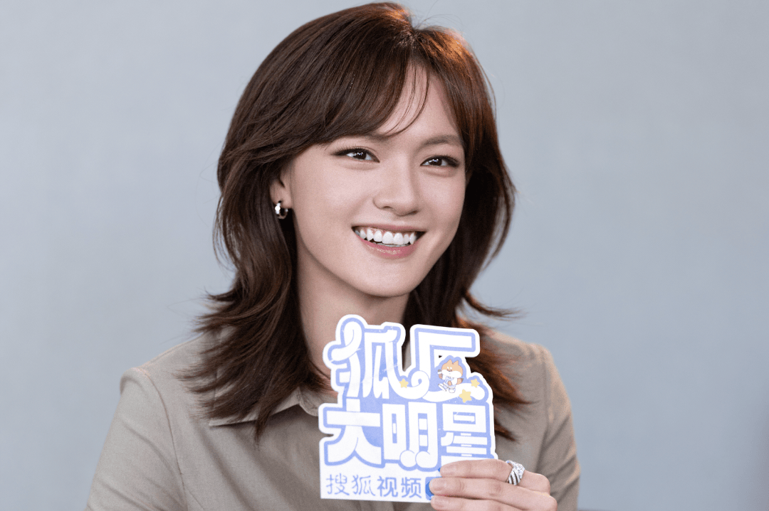 狐厂大明星｜文淇爆料曾向周迅惠英红取经 透露想演校园题材封面图