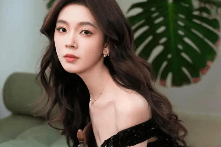 《我家那闺女》陈瑶素颜被赞！上妆是风情万种大美女封面图