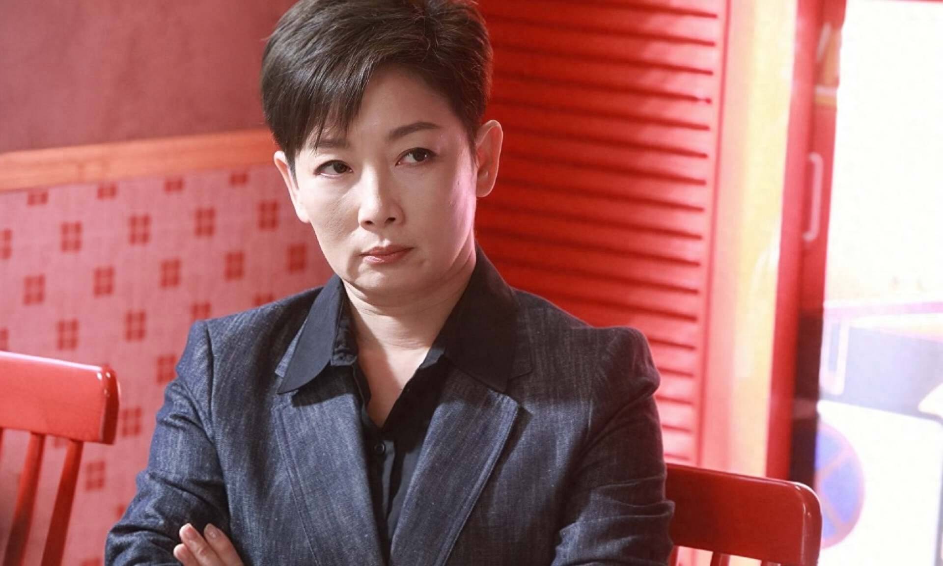 TVB知名演员新剧演干练女警,拍戏意外撞死导演,吃素多年忏悔封面图