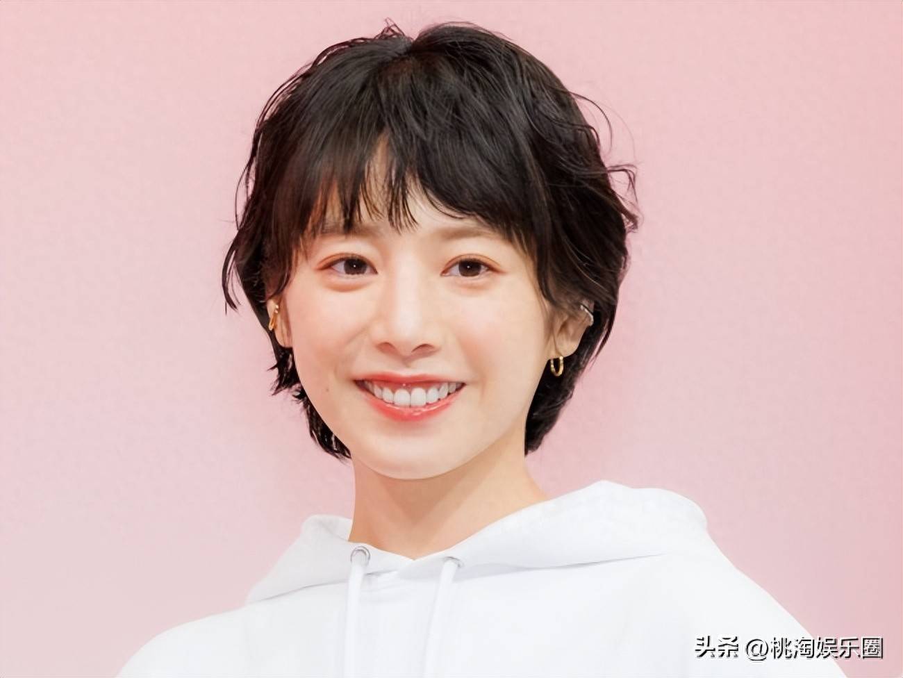 35岁日本女星夏帆官宣结婚,丈夫是小1岁电影导演甫木元空封面图