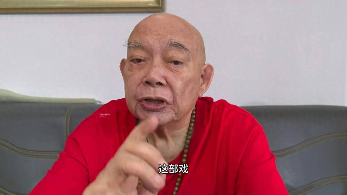 担心!香港资深男星拍短剧宣传片,声线沙哑眼帘无力,网友劝保重封面图
