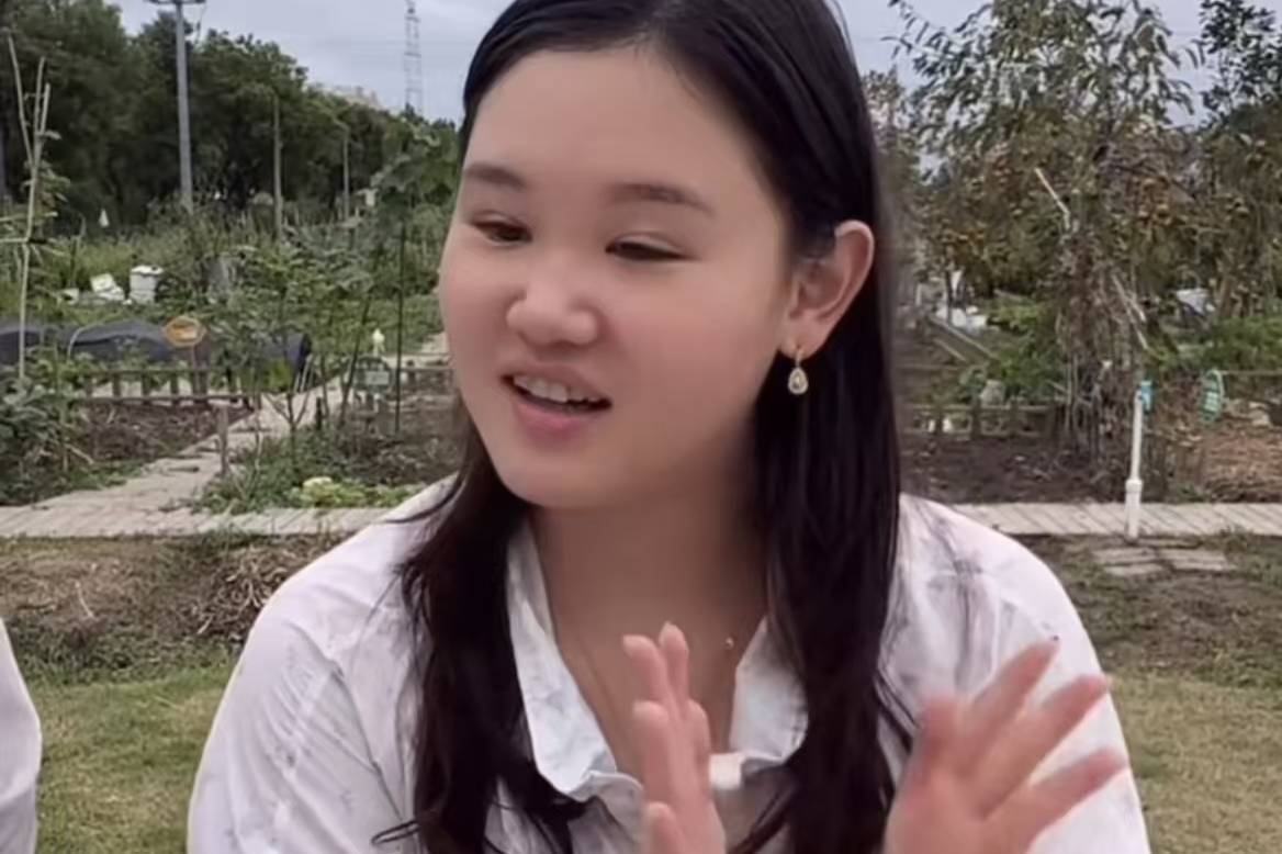 母女关系破冰?张家齐直播带货登榜一 直播间大喊“妈妈我又得第一了”封面图