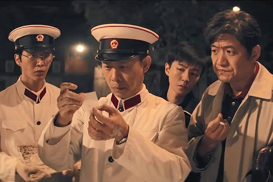 国庆档预售票房7400万 《神探之痕迹》《什么意思夫妇》《重生2》居前三封面图