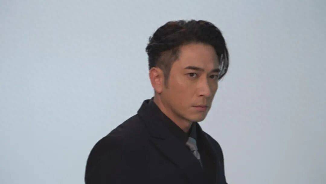 TVB小生罕见回巢新剧将开播,与张智霖演豪门兄弟,有多场内心戏封面图