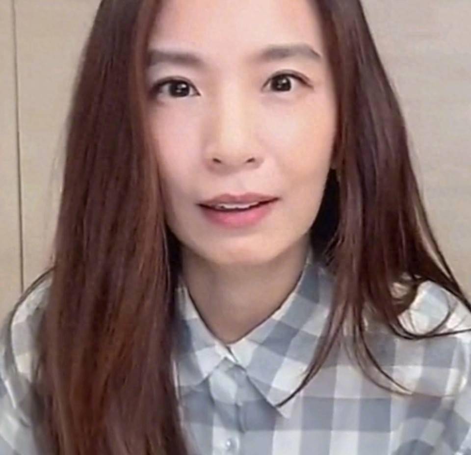 直播被要求解扣子,田馥甄反问你当我这是什么直播封面图