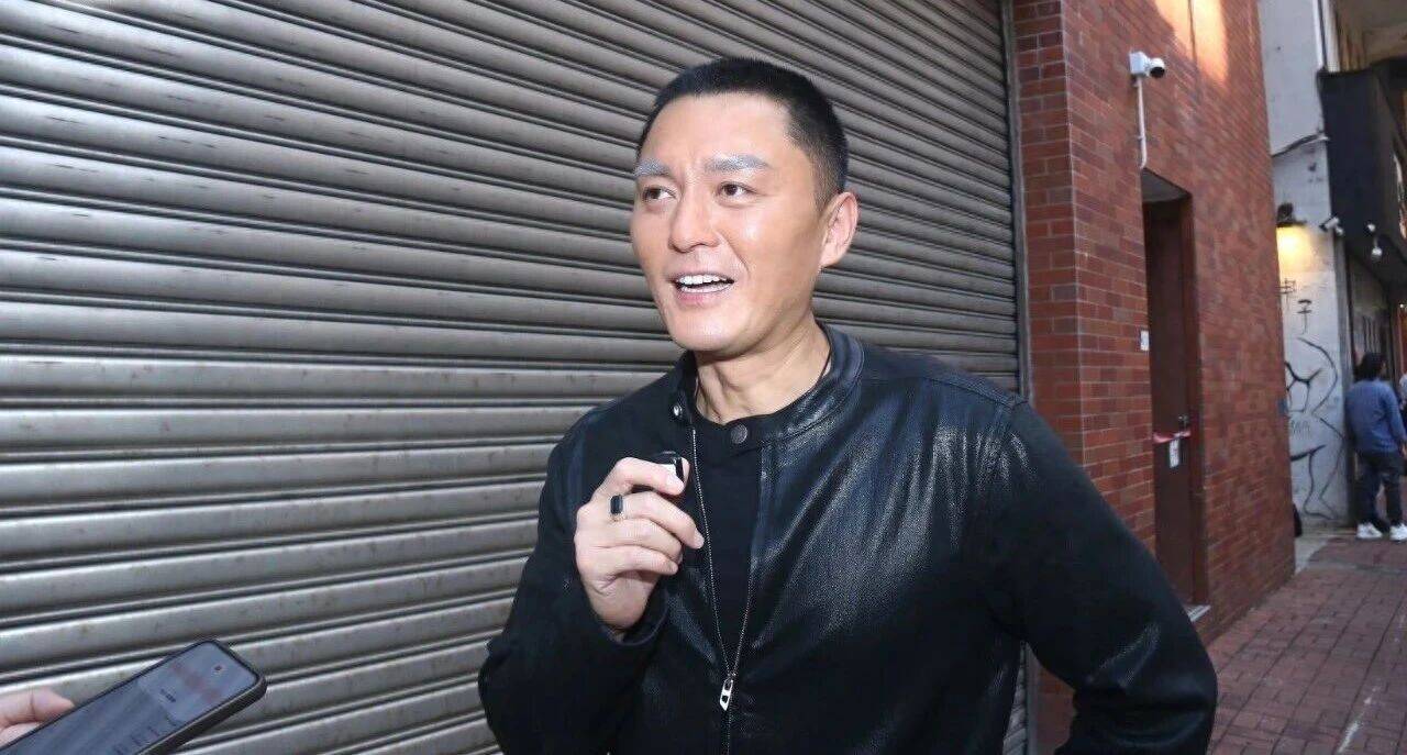 TVB男星为拍新剧减重十公斤,黑帮大佬造型曝光,还要说古装对白封面图