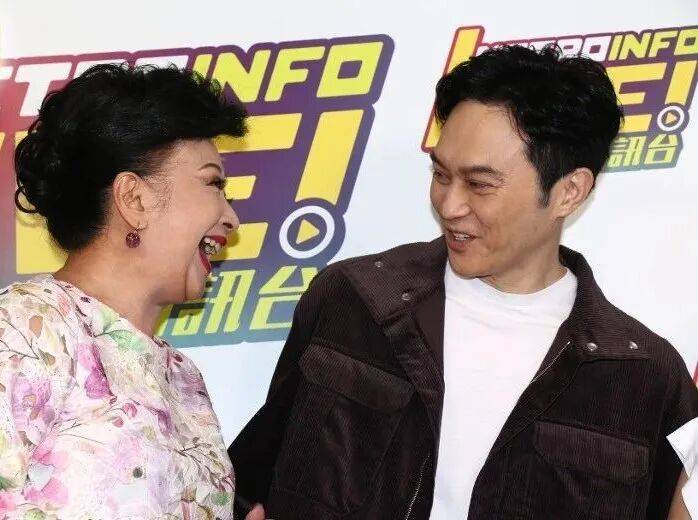 张智霖谈与陈晓华拍亲热戏，演反派连皱纹都有戏，没想过争视帝封面图