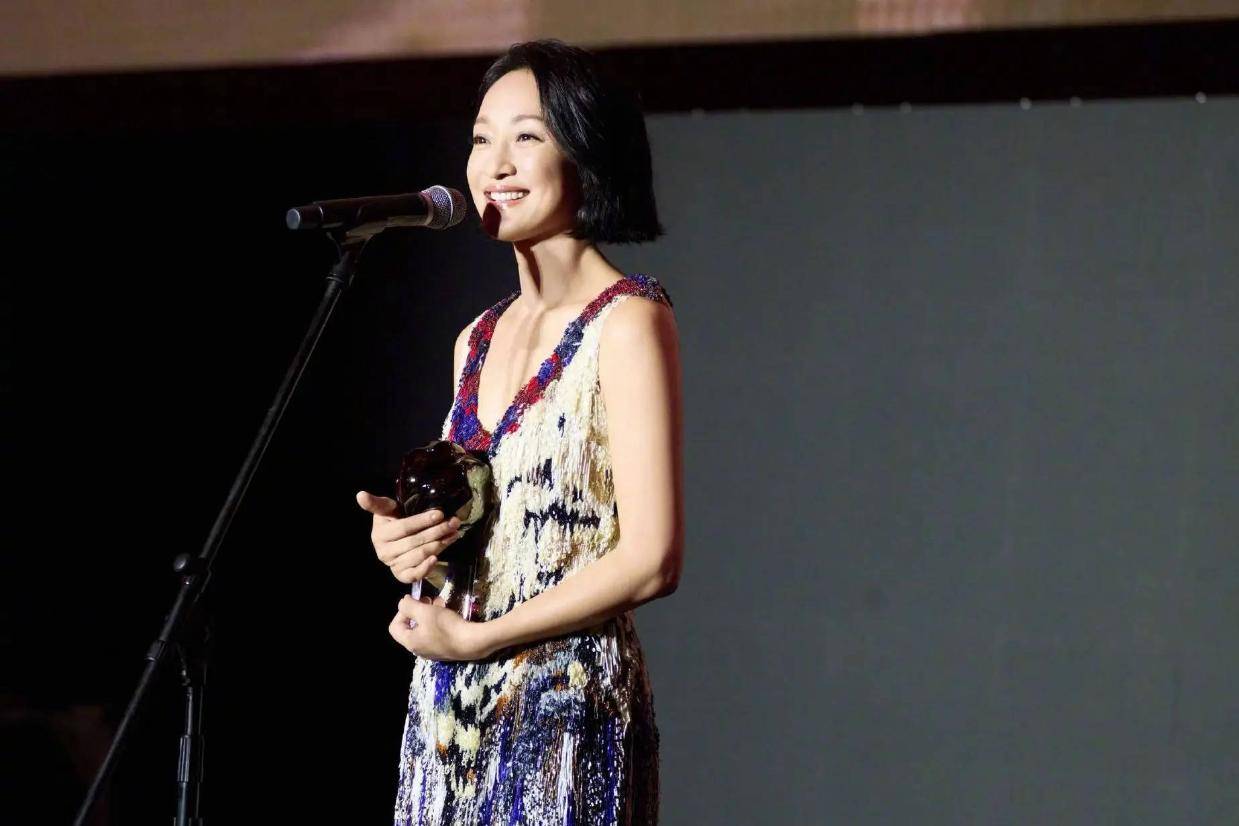 周迅获釜山电影节影后!陈坤辛芷蕾舒淇纷纷发文祝贺封面图