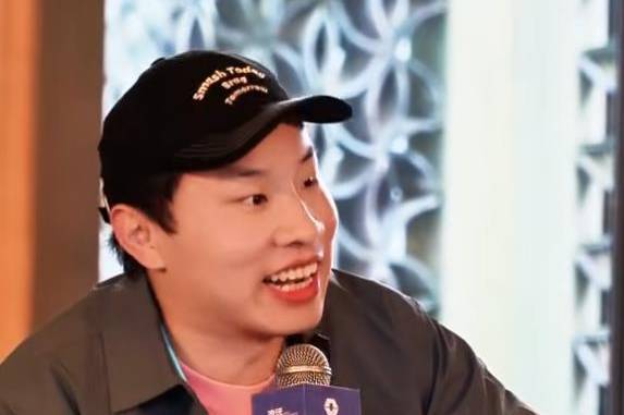 演员徐志胜参加乌镇戏剧节,保安未认出将其拦下要票封面图