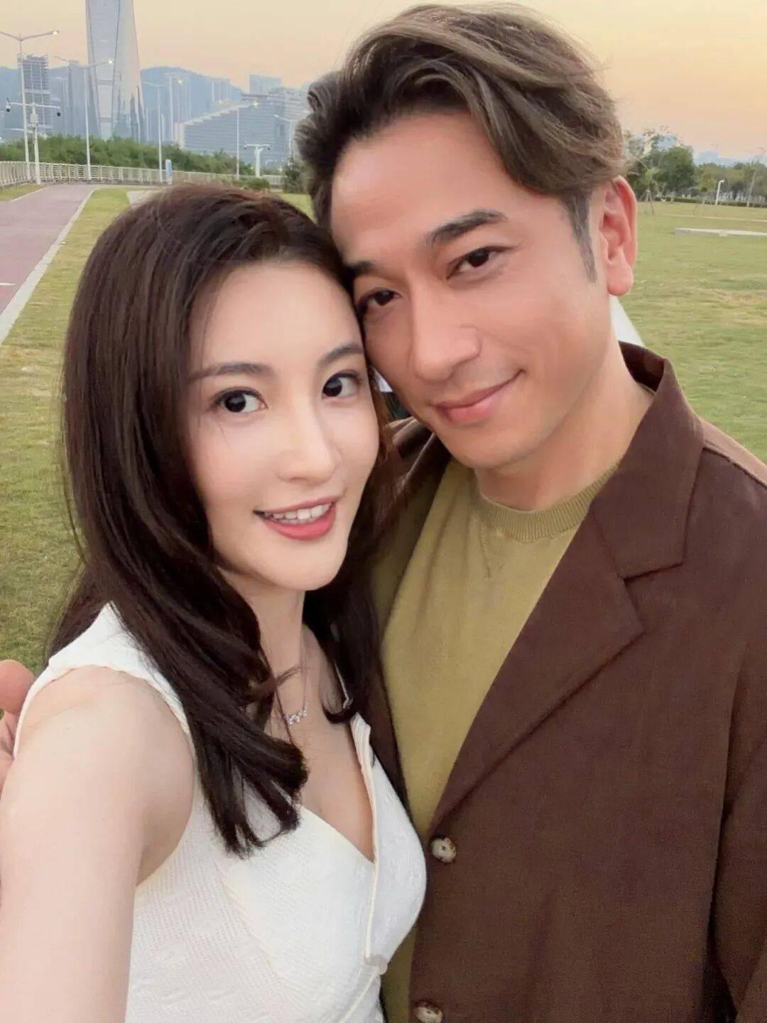 TVB视后林夏薇新剧与吴卓羲演情侣!自爆认识20年终合作:像哥哥一样看着我成长封面图